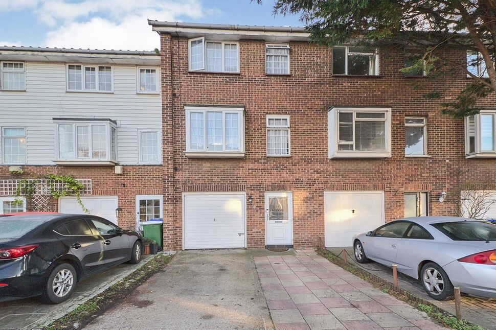 Main image of 4 bedroom Mid Terrace House to rent, Glendale Way, London, SE28