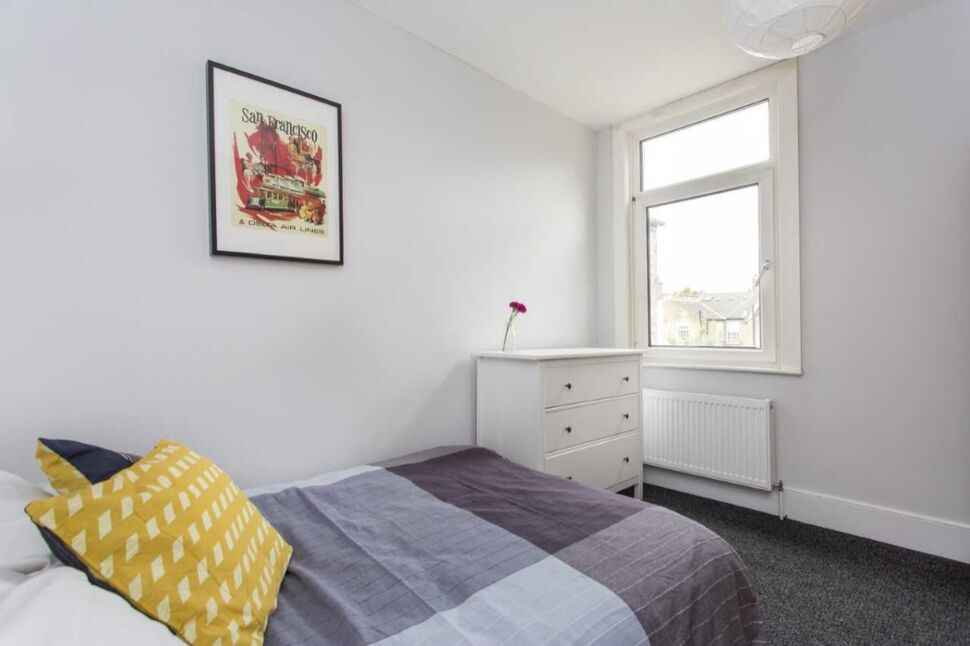 Main image of 1 bedroom Mid Terrace Room to rent, Shieldhall Street, London, SE2