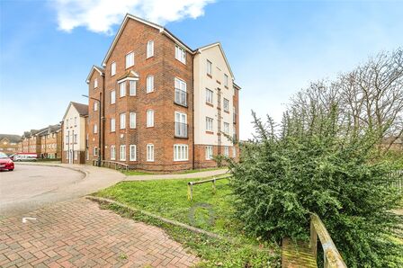 Redbourne Drive, 2 bedroom Flat to rent, &pound;1,600 pcm