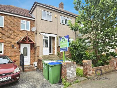 3 bedroom Mid Terrace House for sale