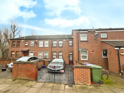 Fieldfare Road, 3 bedroom Mid Terrace House for sale, £425,000
