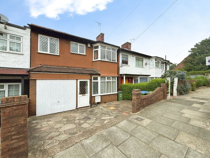 4 bedroom End Terrace House for sale