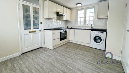 Portmeadow Walk, 3 bedroom Mid Terrace House to rent, £1,850 pcm