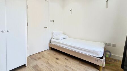 1 bedroom  Room to rent