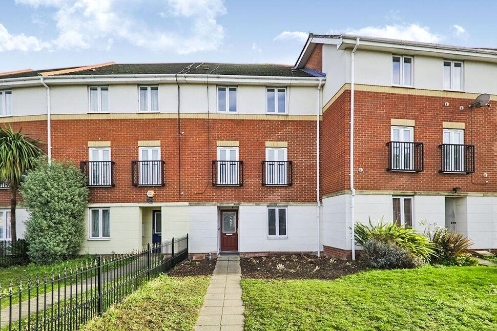 4 bedroom Mid Terrace House for sale