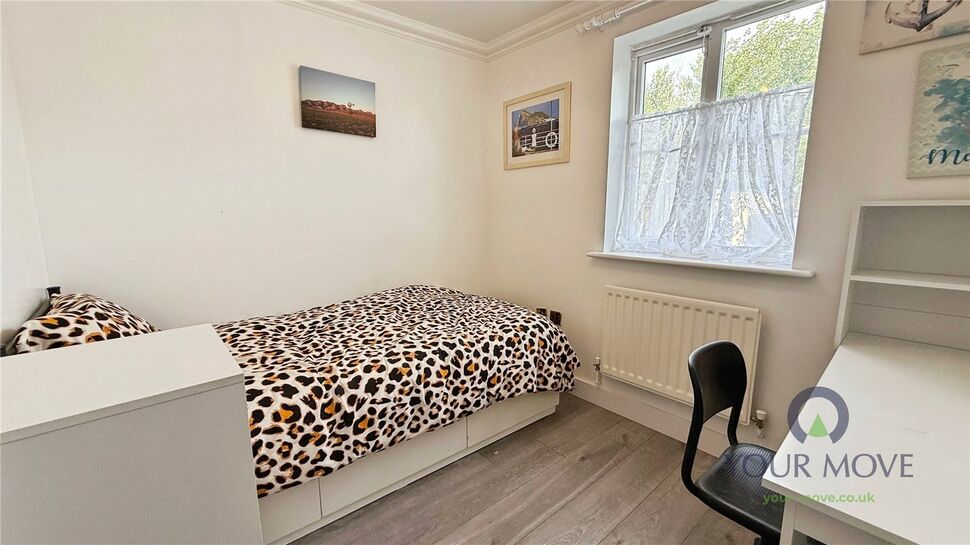1 bedroom  Room to rent