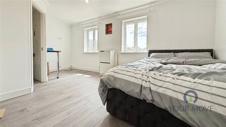 1 bedroom  Room to rent