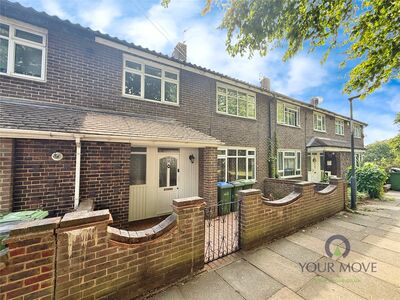 3 bedroom Mid Terrace House for sale