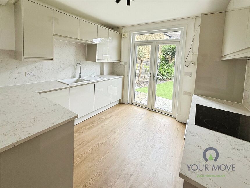 Kitchen / Reception