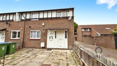 Linnet Close, 3 bedroom End Terrace House to rent, £2,200 pcm