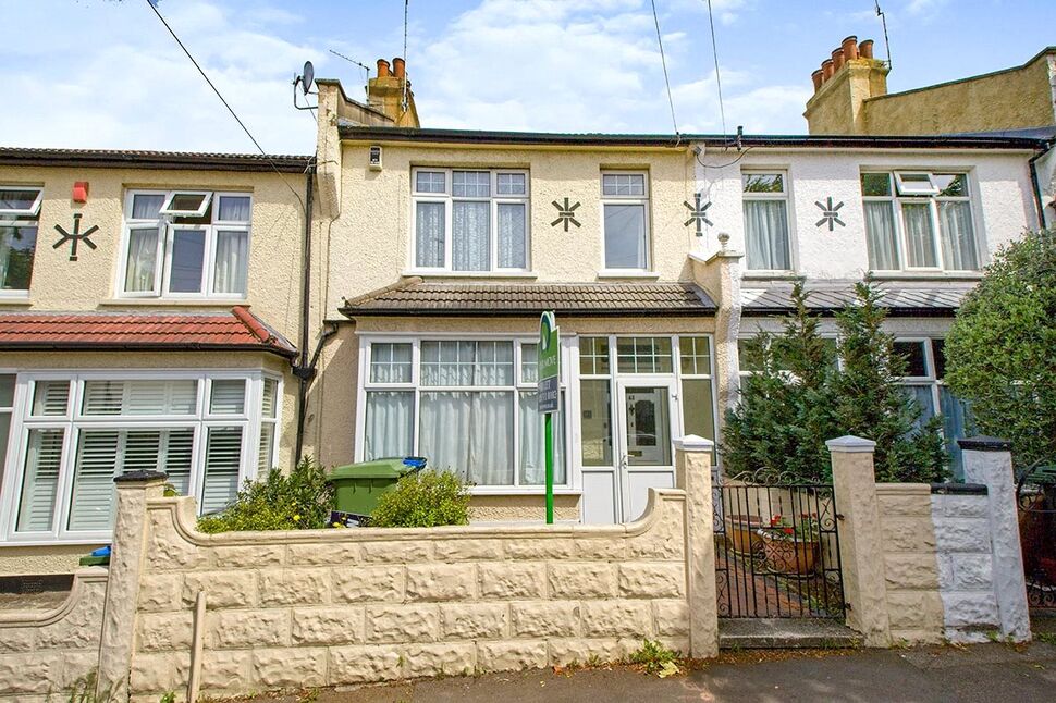 3 bedroom Mid Terrace House for sale