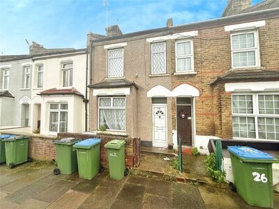 2 bedroom Mid Terrace House for sale