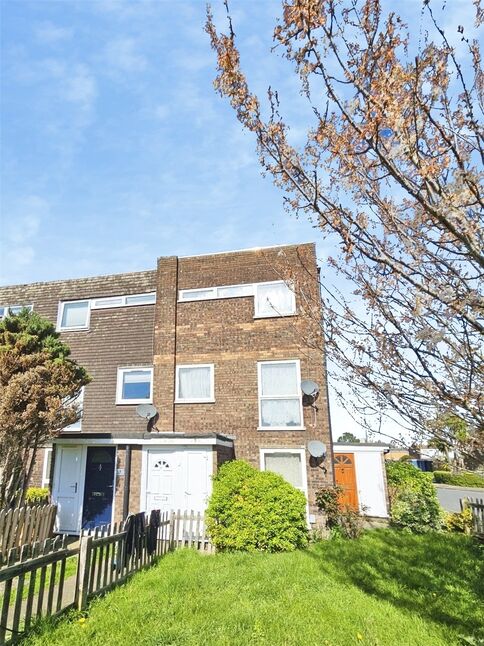 Main image of 2 bedroom Flat for sale, Tanhurst Walk, London, SE2