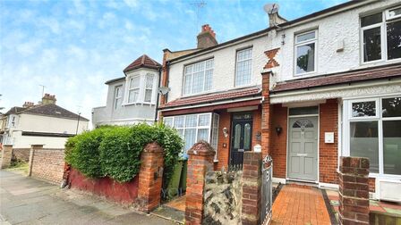 3 bedroom Mid Terrace House for sale