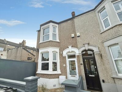 2 bedroom End Terrace House to rent