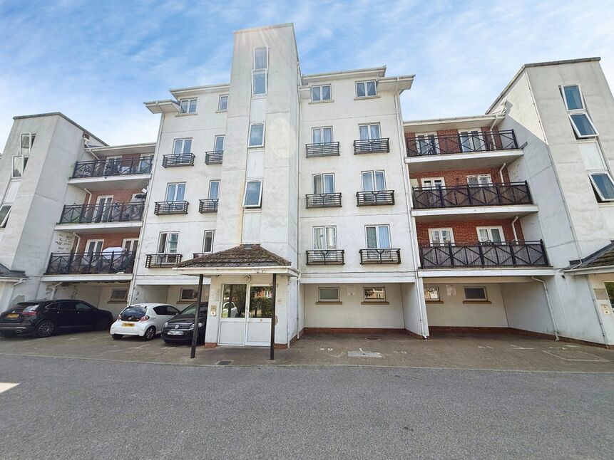 2 bedroom Flat for sale