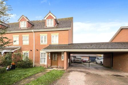 3 bedroom End Terrace House for sale