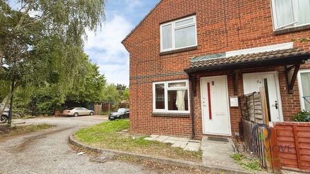 Rollesby Way, 1 bedroom End Terrace House to rent, &pound;1,400 pcm