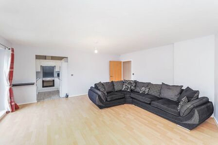 Valley Grove, 2 bedroom  Flat to rent, £700 pcm