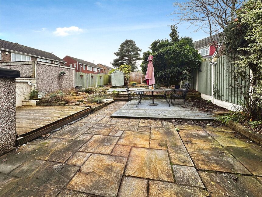 3 bedroom Semi Detached House for sale, Lynwood Drive, Barnsley, S71