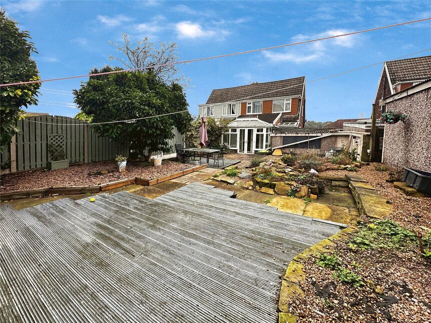 3 bedroom Semi Detached House for sale, Lynwood Drive, Barnsley, S71