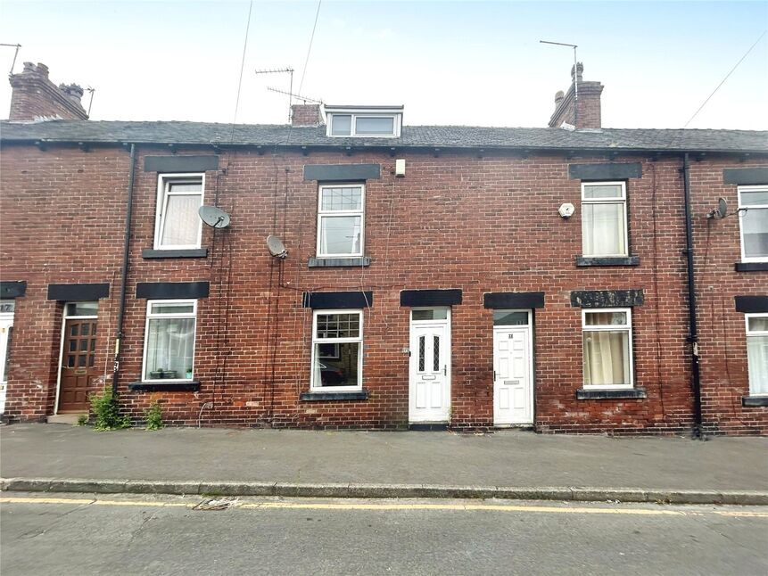 2 bedroom Mid Terrace House to rent, Langdale Road, Barnsley, S71 £