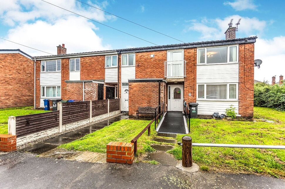 Main image of 2 bedroom  Flat for sale, East Pinfold, Royston, South Yorkshire, S71