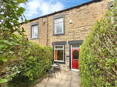 2 bedroom Mid Terrace House for sale
