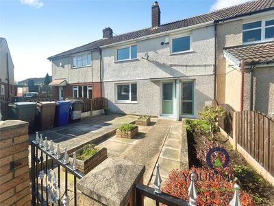 Raymond Avenue, 4 bedroom Mid Terrace House to rent, &pound;1,000 pcm