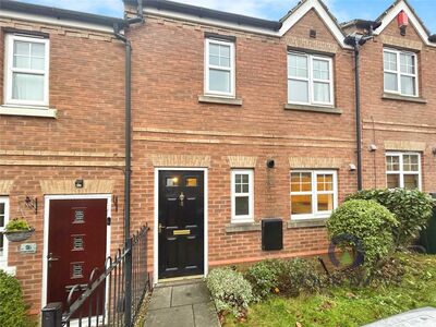 Chestnut Crescent, 3 bedroom End Terrace House to rent, &pound;925 pcm