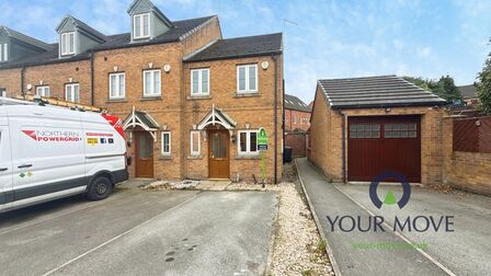 2 bedroom Mid Terrace House for sale