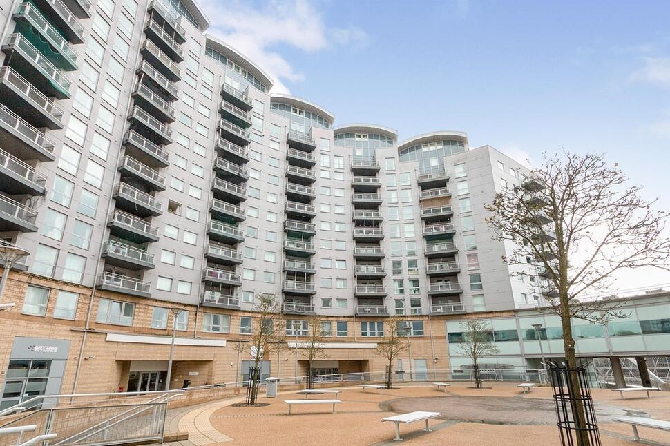 Main image of 2 bedroom  Flat to rent, Crown Heights Alencon Link, Basingstoke, Hampshire, RG21