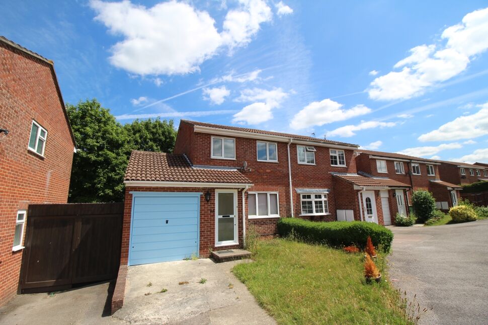 Main image of 3 bedroom Detached House to rent, Ellington Drive, Basingstoke, Hampshire, RG22