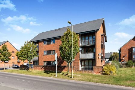 Forsythia Walk Oakridge Village, 2 bedroom  Flat to rent, £1,250 pcm