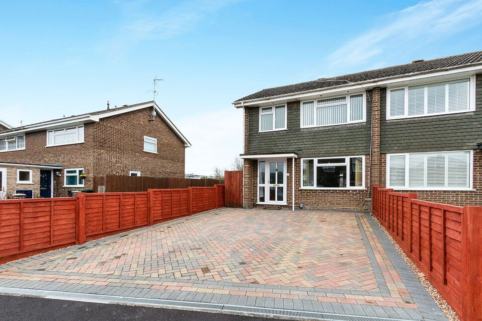 3 bedroom Semi Detached House to rent