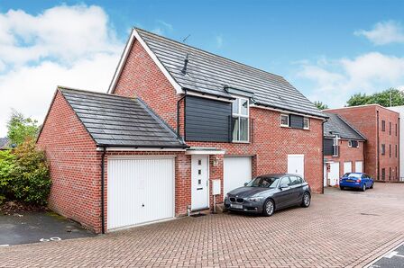 Sinclair Drive, 2 bedroom  House to rent, £1,300 pcm