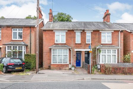 3 bedroom Semi Detached House to rent