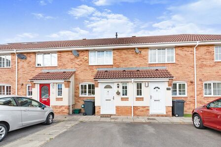 2 bedroom Mid Terrace House to rent
