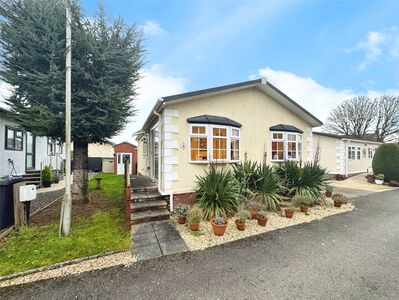 2 bedroom Detached Property for sale