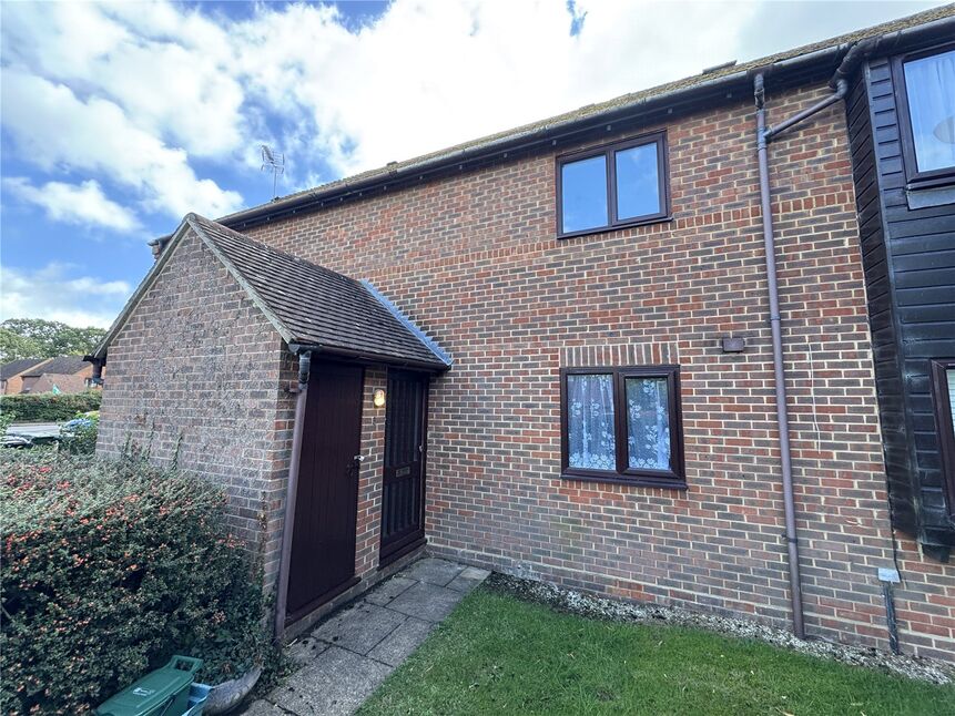 Main image of 1 bedroom  Flat to rent, Binfields Close, Chineham, Hampshire, RG24