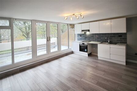 Kingsway Gardens, 3 bedroom  Flat to rent, £1,350 pcm