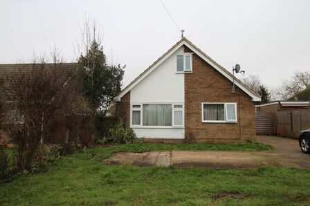 High Road, 4 bedroom Detached House to rent, £1,250 pcm