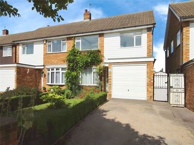3 bedroom Semi Detached House to rent