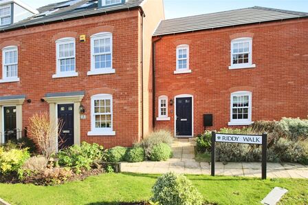 2 bedroom Mid Terrace House to rent