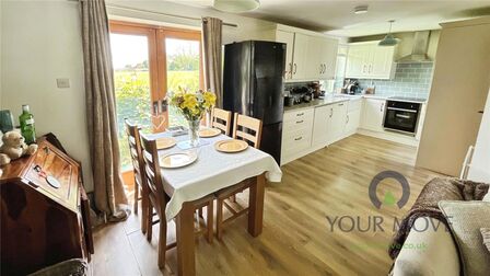 Park Road, 3 bedroom Detached House for sale, &pound;550,000