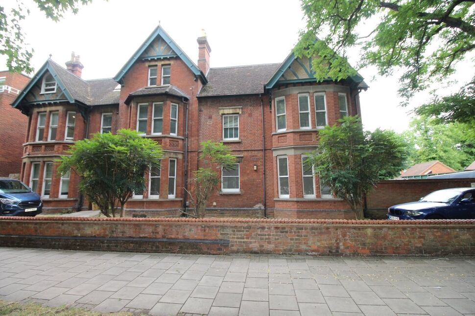 Main image of 1 bedroom Flat to rent, De Parys Avenue, Bedford, Bedfordshire, MK40