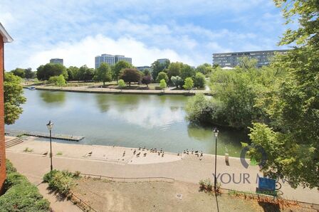 Heron Quay, 2 bedroom Flat to rent, &pound;1,400 pcm