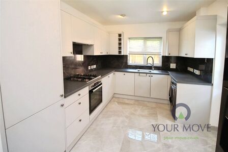 Redwald Close, 4 bedroom Detached House to rent, &pound;1,900 pcm