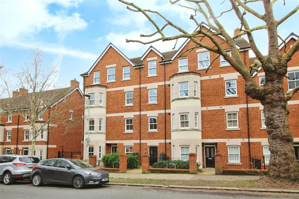 Main image of 2 bedroom Flat for sale, De Montfort Place, Bedford, Bedfordshire, MK40