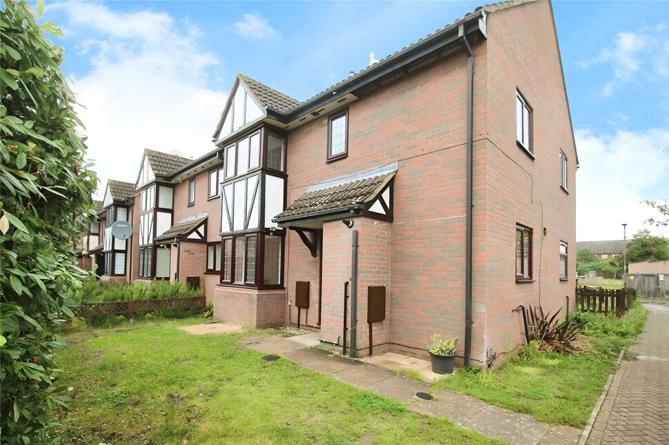 Main image of 2 bedroom Mid Terrace House to rent, Queensbury Close, Bedford, Bedfordshire, MK40